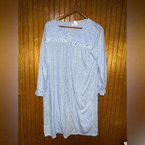 NWOT Lati fashion Night Gown size medium